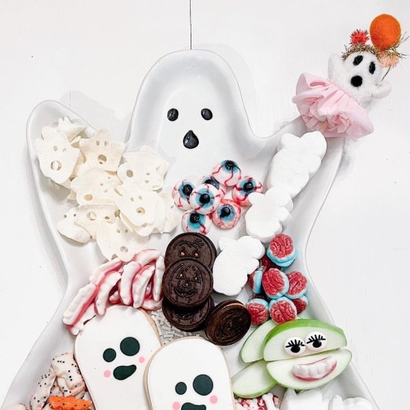 Pottery Barn Cute and Spooky Large Ghost Shaped Serving Tray 👻 - Picture 16 of 16